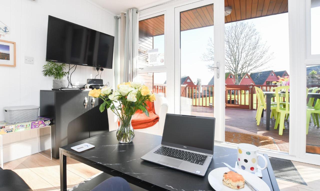 Chalet 47 By The Sea Kingsdown  エクステリア 写真