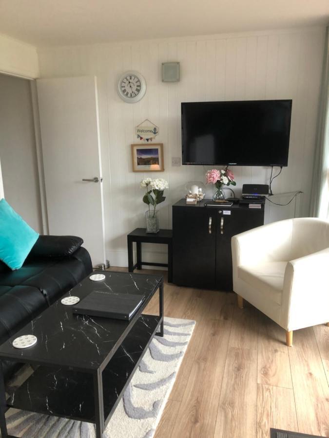 Chalet 47 By The Sea Kingsdown  エクステリア 写真